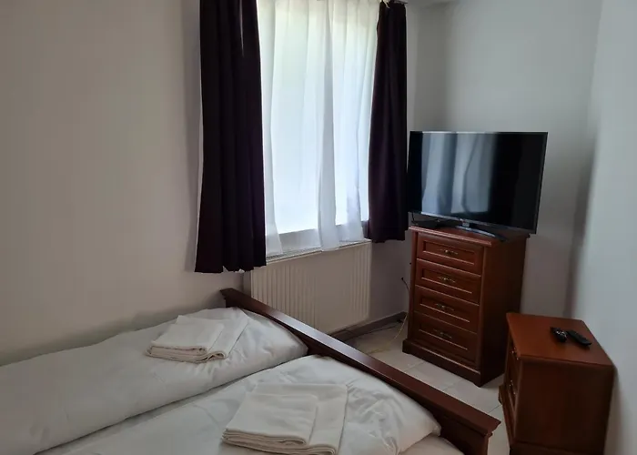 Krisztina 1-