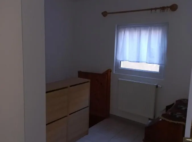 Krisztina 1-